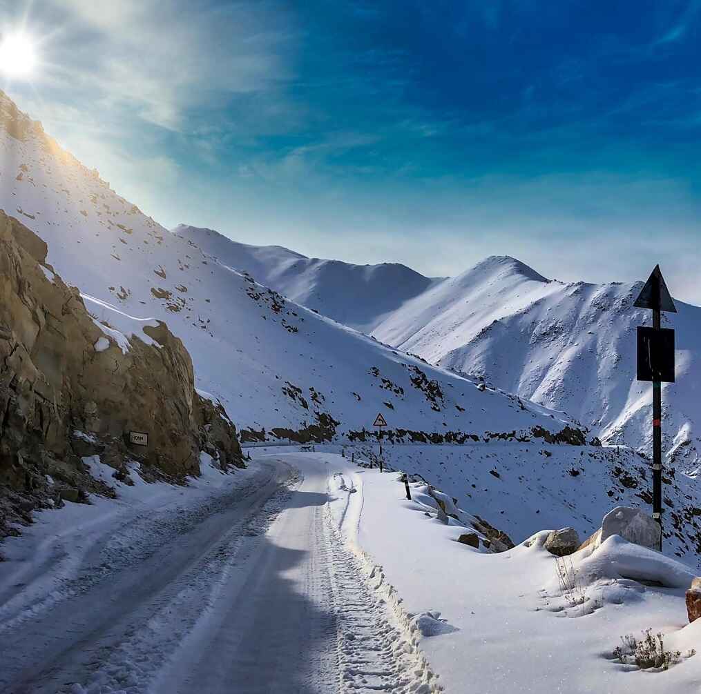 Khardung La Pass: Breathtaking Adventure