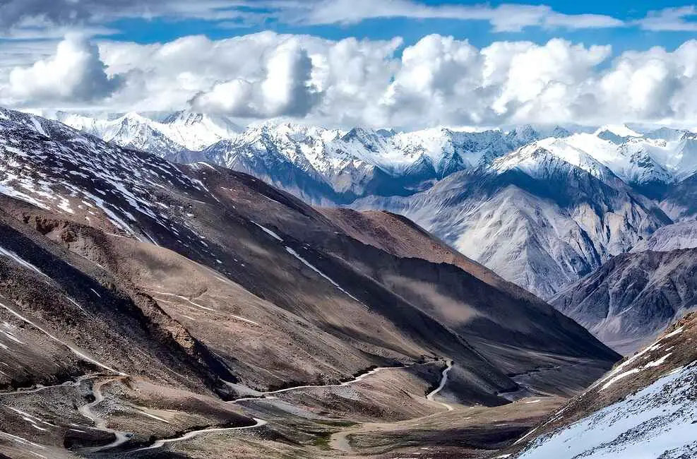  The Enigmatic Mountain Pass Where History Meets High Altitude