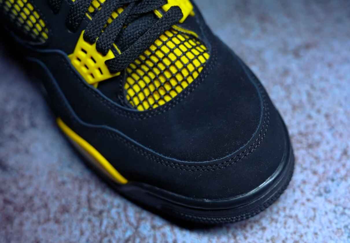 Nike Air Jordan 4: Performance, Comfort & Style (In-Depth)