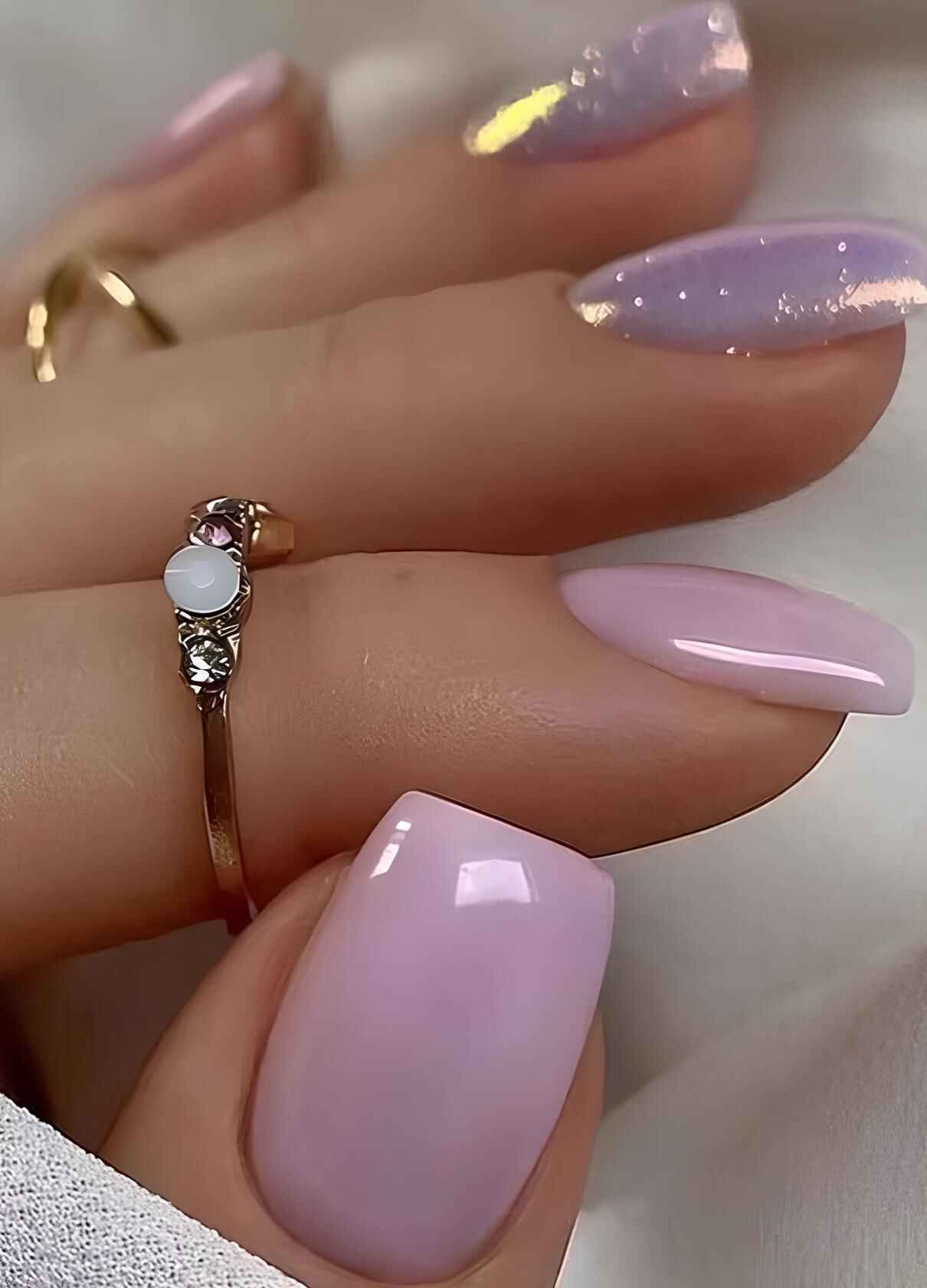 With a few simple tips and tricks, you can create beautiful AND easy nail design that stands out.