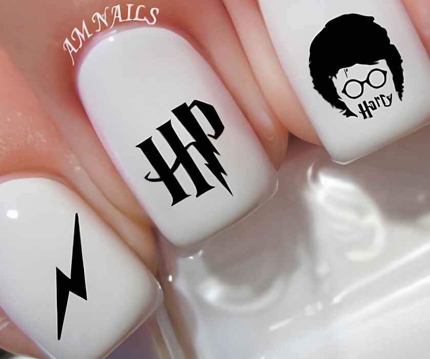 Discover easy Harry Potter nail art ideas. Simple designs for fans. Perfect for beginners.