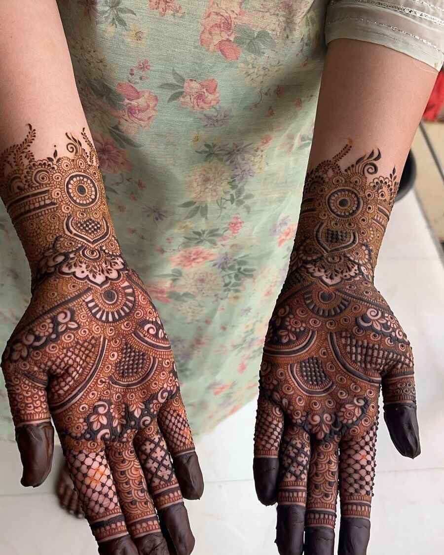 Mehndi Magic: Discover the Hottest Trends & Designs